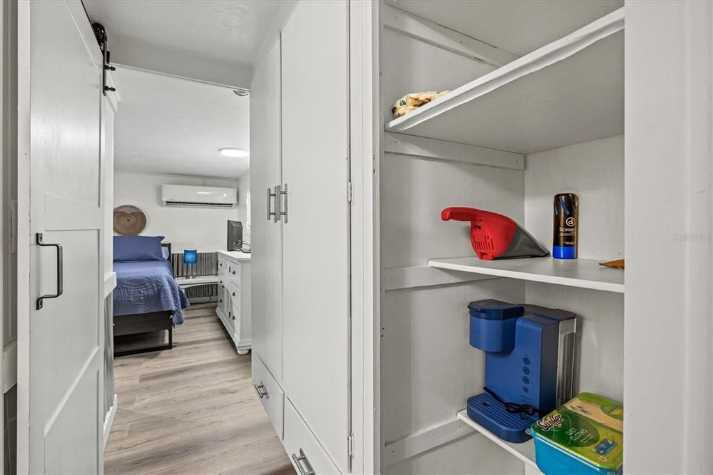 For Sale: $185,000 (2 beds, 1 baths, 420 Square Feet)