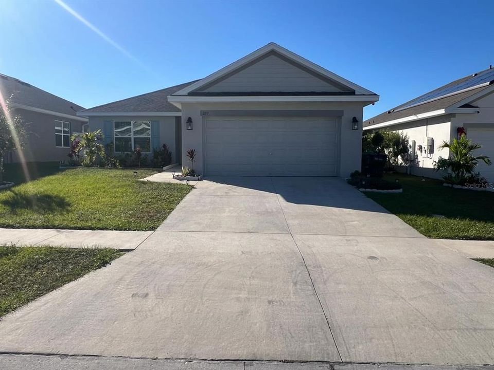 На продажу: $299,999 (3 спален, 2 ванн, 1526 Квадратных фут)