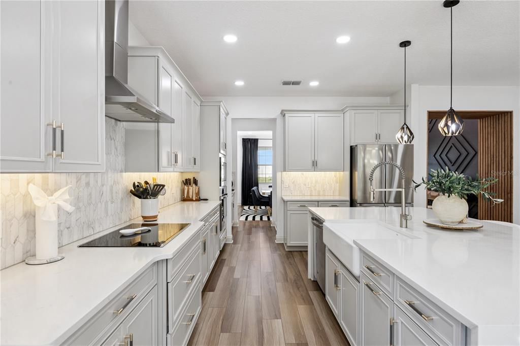 For Sale: $1,125,000 (5 beds, 4 baths, 3843 Square Feet)