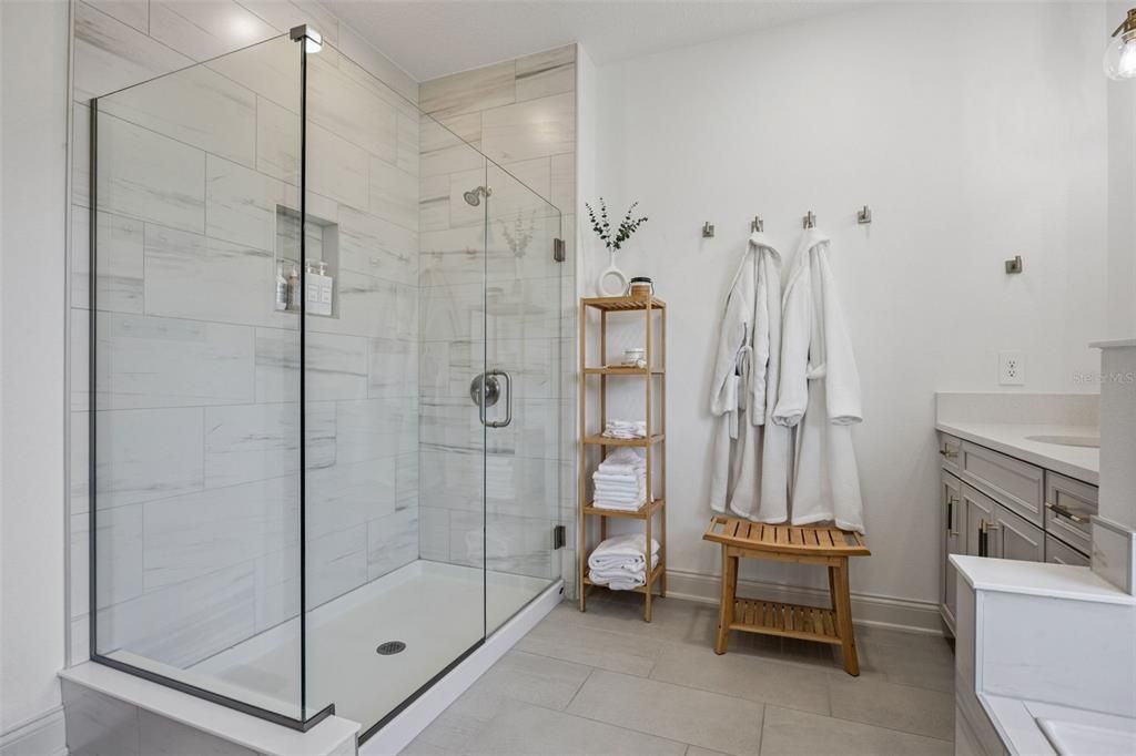 For Sale: $1,125,000 (5 beds, 4 baths, 3843 Square Feet)