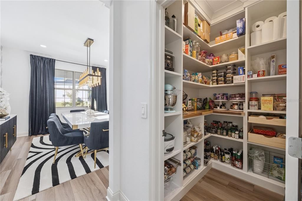 For Sale: $1,125,000 (5 beds, 4 baths, 3843 Square Feet)