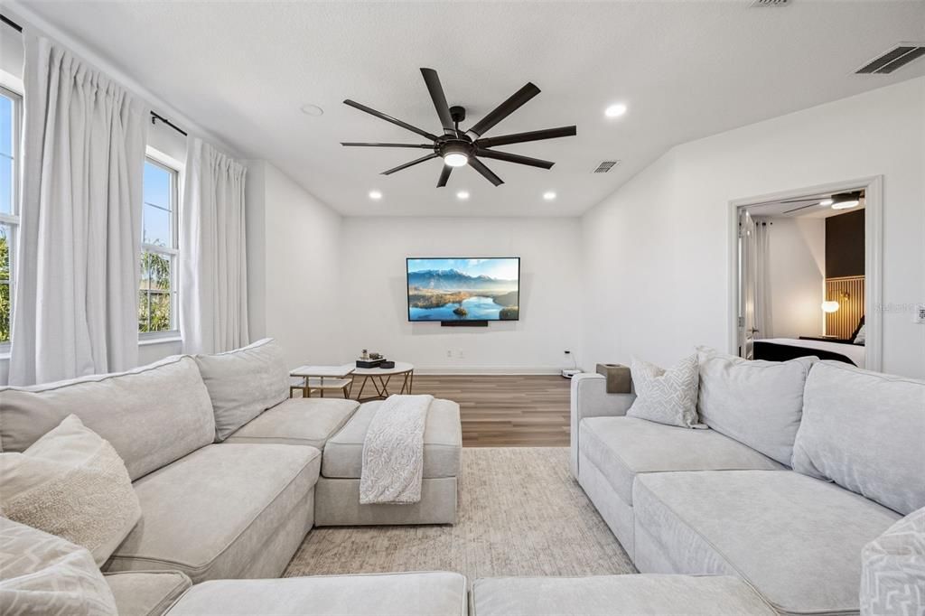 For Sale: $1,125,000 (5 beds, 4 baths, 3843 Square Feet)