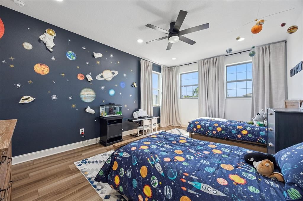 For Sale: $1,125,000 (5 beds, 4 baths, 3843 Square Feet)