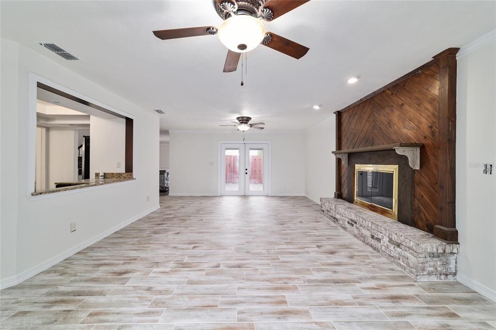 待售: $249,000 (3 贝兹, 2 浴室, 2499 平方英尺)