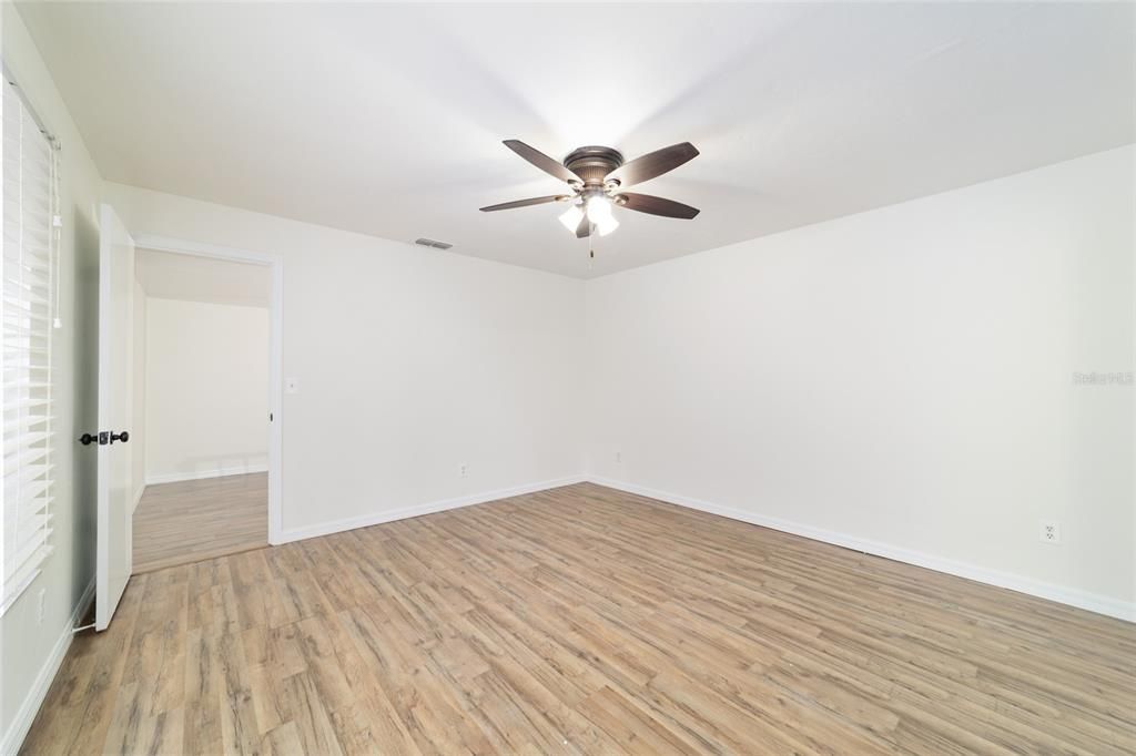 待售: $249,000 (3 贝兹, 2 浴室, 2499 平方英尺)