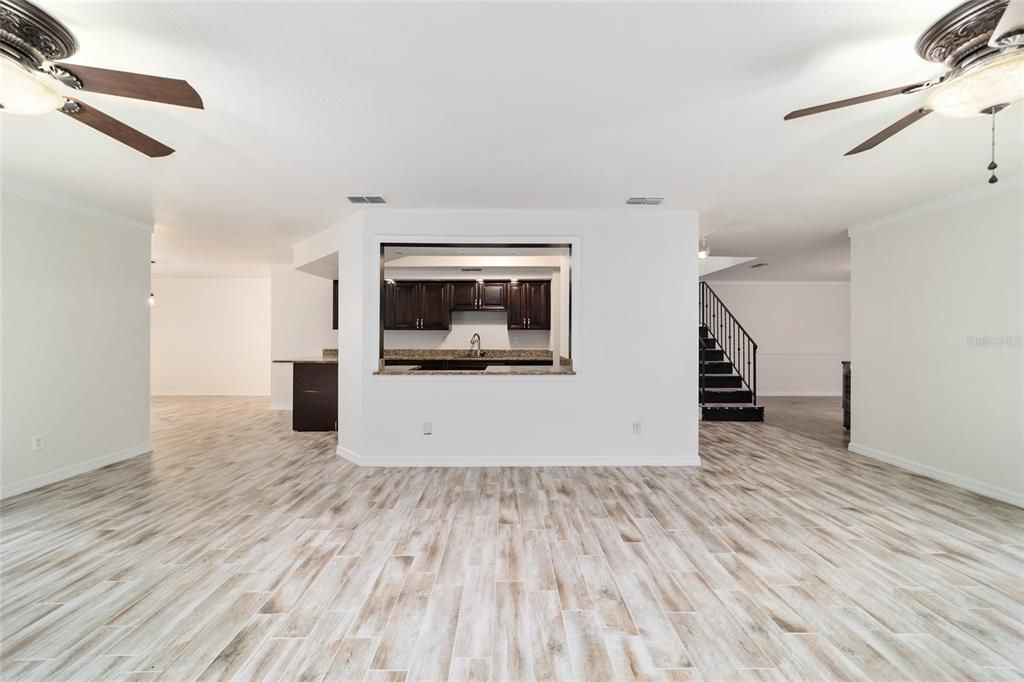 待售: $249,000 (3 贝兹, 2 浴室, 2499 平方英尺)