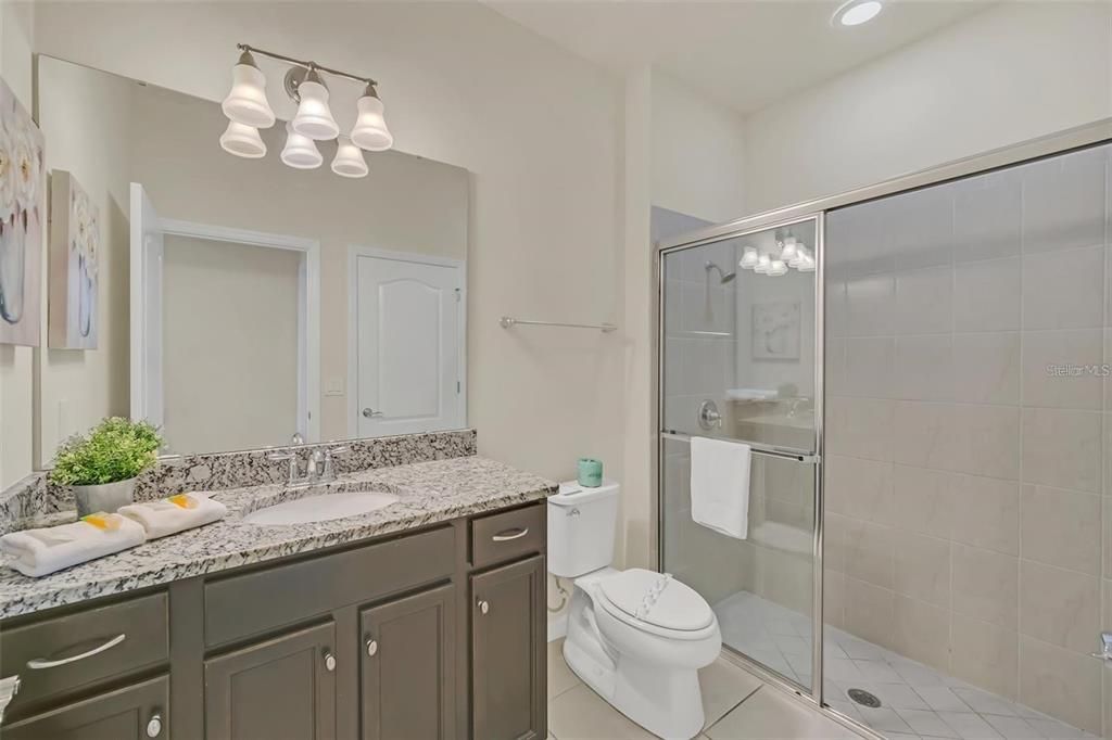 For Sale: $499,000 (5 beds, 4 baths, 2492 Square Feet)