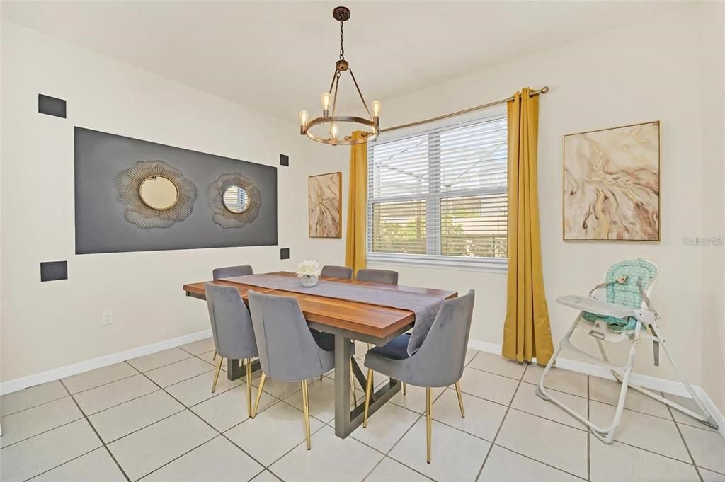 For Sale: $499,000 (5 beds, 4 baths, 2492 Square Feet)