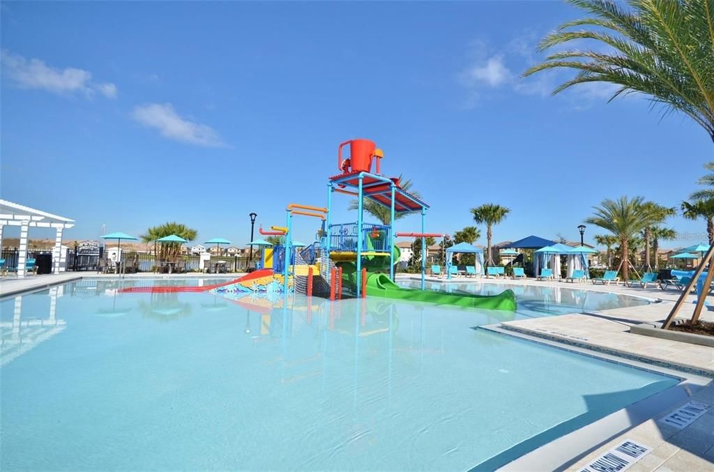 For Sale: $499,000 (5 beds, 4 baths, 2492 Square Feet)