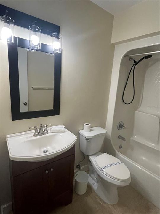 出租: $1,550 (2 贝兹, 2 浴室, 1006 平方英尺)