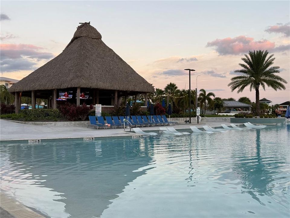 待售: $556,000 (1 贝兹, 1 浴室, 745 平方英尺)