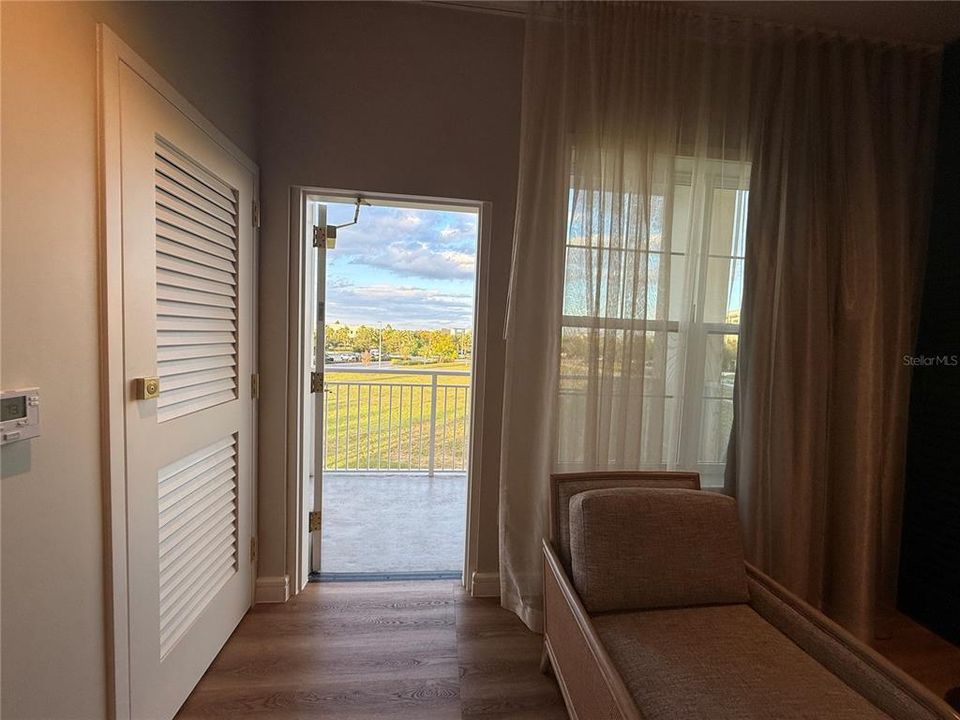 待售: $556,000 (1 贝兹, 1 浴室, 745 平方英尺)