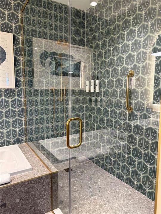 待售: $556,000 (1 贝兹, 1 浴室, 745 平方英尺)