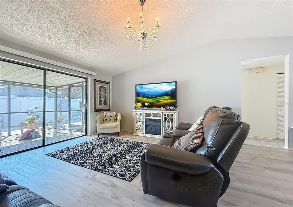 待售: $388,000 (3 贝兹, 2 浴室, 1248 平方英尺)