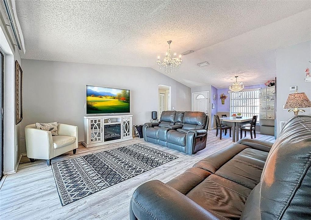 待售: $388,000 (3 贝兹, 2 浴室, 1248 平方英尺)