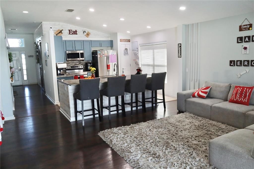 На продажу: $399,000 (3 спален, 2 ванн, 1814 Квадратных фут)