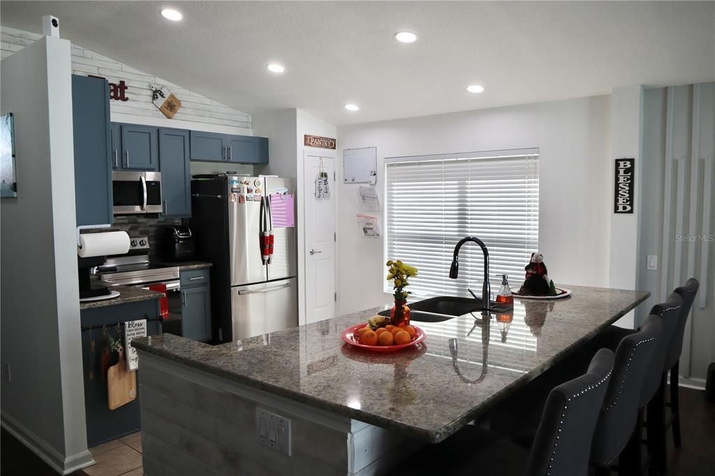 На продажу: $399,000 (3 спален, 2 ванн, 1814 Квадратных фут)