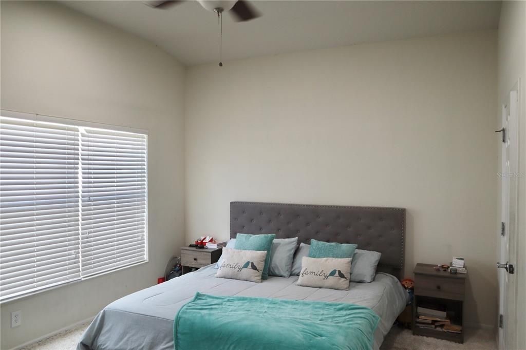 На продажу: $399,000 (3 спален, 2 ванн, 1814 Квадратных фут)