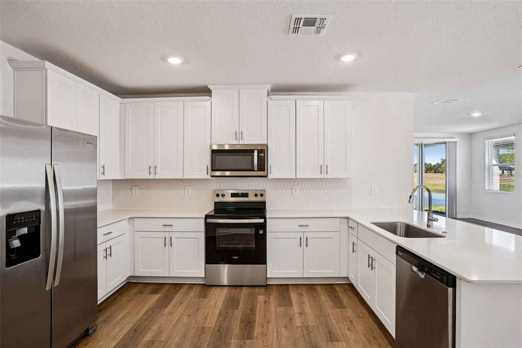 待售: $310,990 (3 贝兹, 2 浴室, 1454 平方英尺)