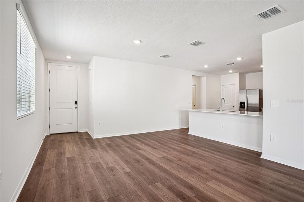 待售: $310,990 (3 贝兹, 2 浴室, 1454 平方英尺)