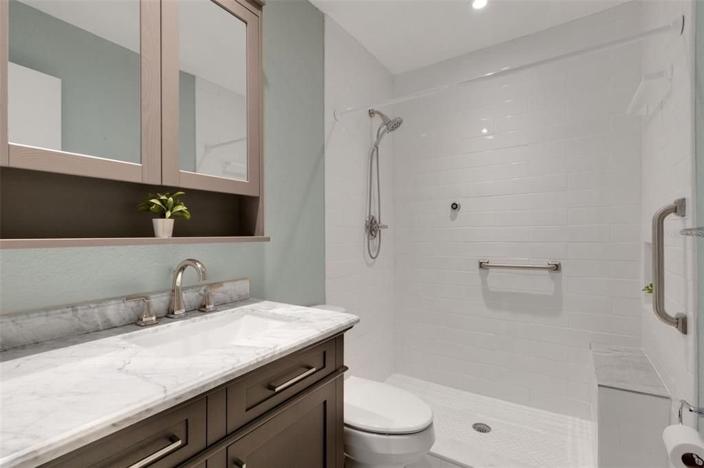 Под контрактом: $125,000 (1 спален, 1 ванн, 660 Квадратных фут)