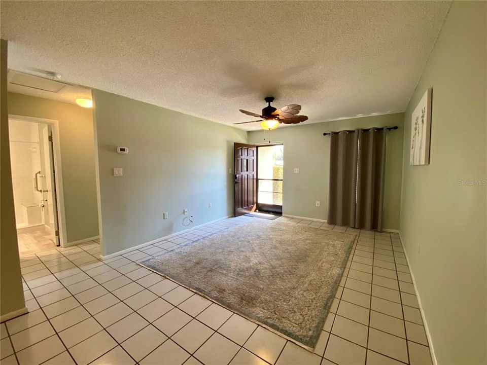 Под контрактом: $125,000 (1 спален, 1 ванн, 660 Квадратных фут)