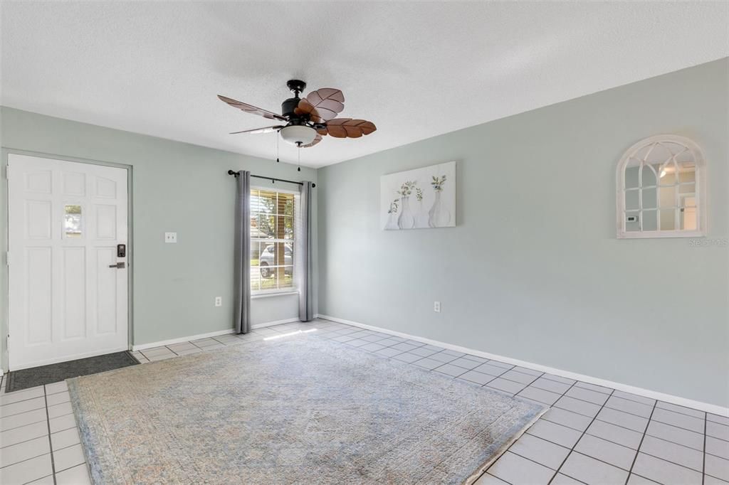 Под контрактом: $125,000 (1 спален, 1 ванн, 660 Квадратных фут)