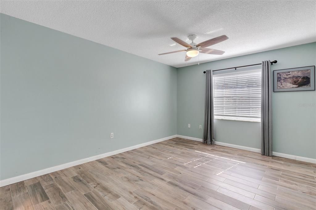 Под контрактом: $125,000 (1 спален, 1 ванн, 660 Квадратных фут)