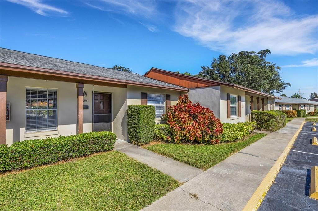 Под контрактом: $125,000 (1 спален, 1 ванн, 660 Квадратных фут)