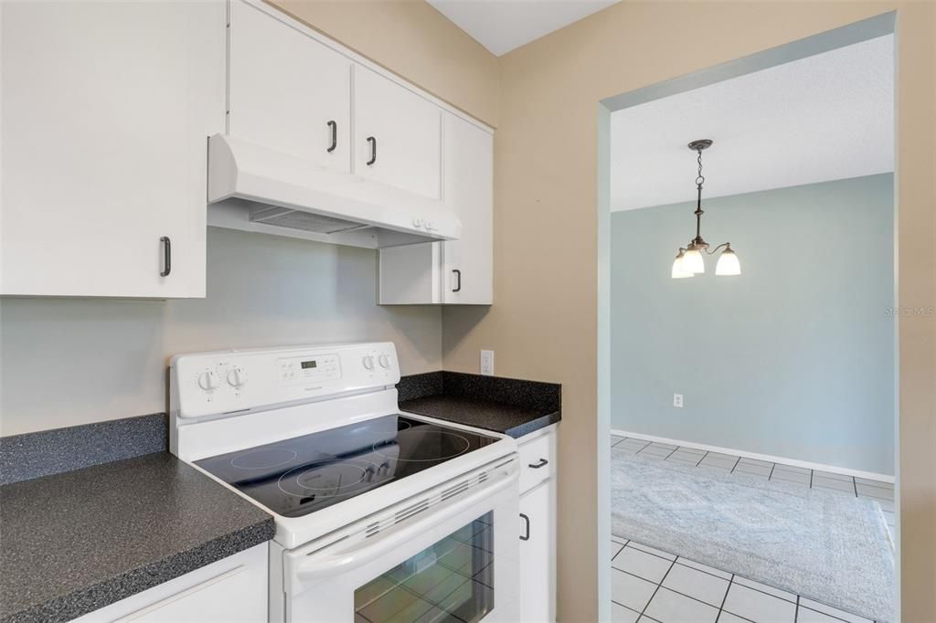 Под контрактом: $125,000 (1 спален, 1 ванн, 660 Квадратных фут)