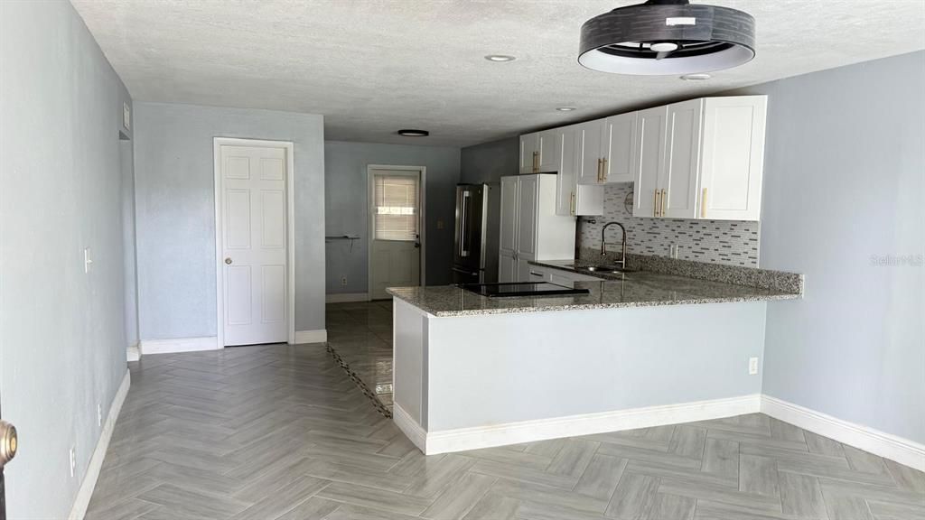 В аренду: $1,800 (3 спален, 1 ванн, 1520 Квадратных фут)