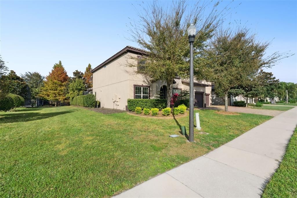 For Sale: $975,000 (5 beds, 4 baths, 4194 Square Feet)