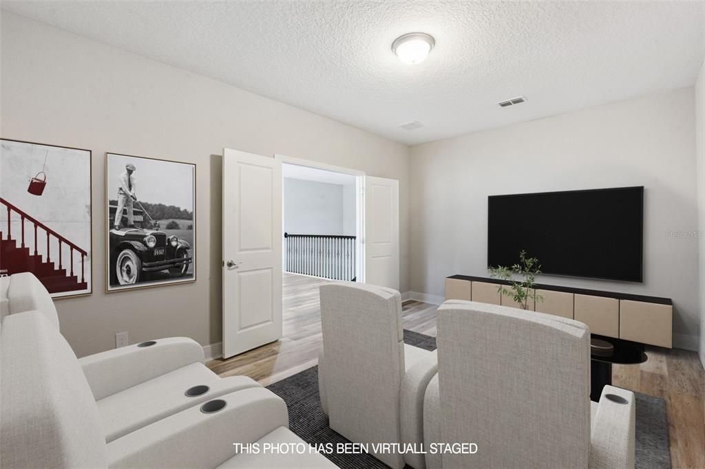 For Sale: $975,000 (5 beds, 4 baths, 4194 Square Feet)