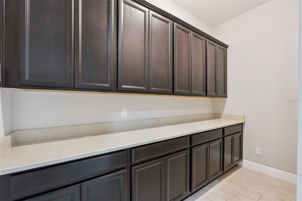 For Sale: $975,000 (5 beds, 4 baths, 4194 Square Feet)