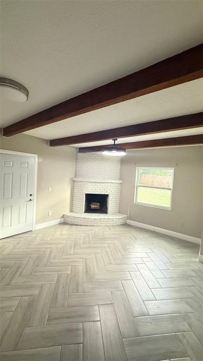 В аренду: $1,300 (1 спален, 1 ванн, 840 Квадратных фут)