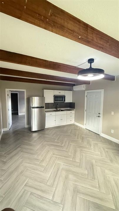 В аренду: $1,300 (1 спален, 1 ванн, 840 Квадратных фут)