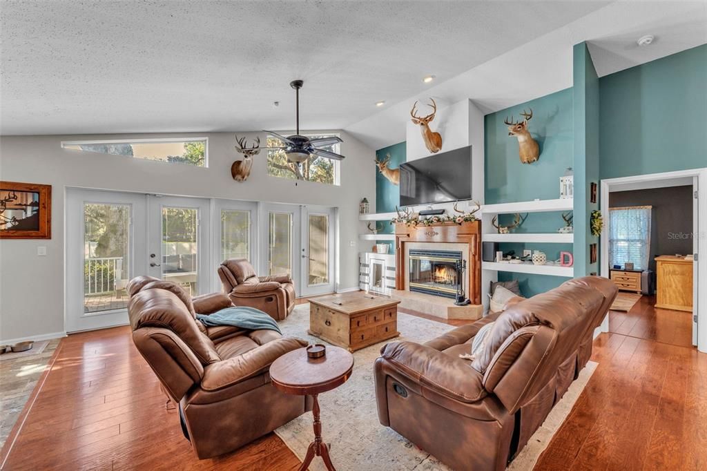 For Sale: $534,900 (3 beds, 2 baths, 2126 Square Feet)