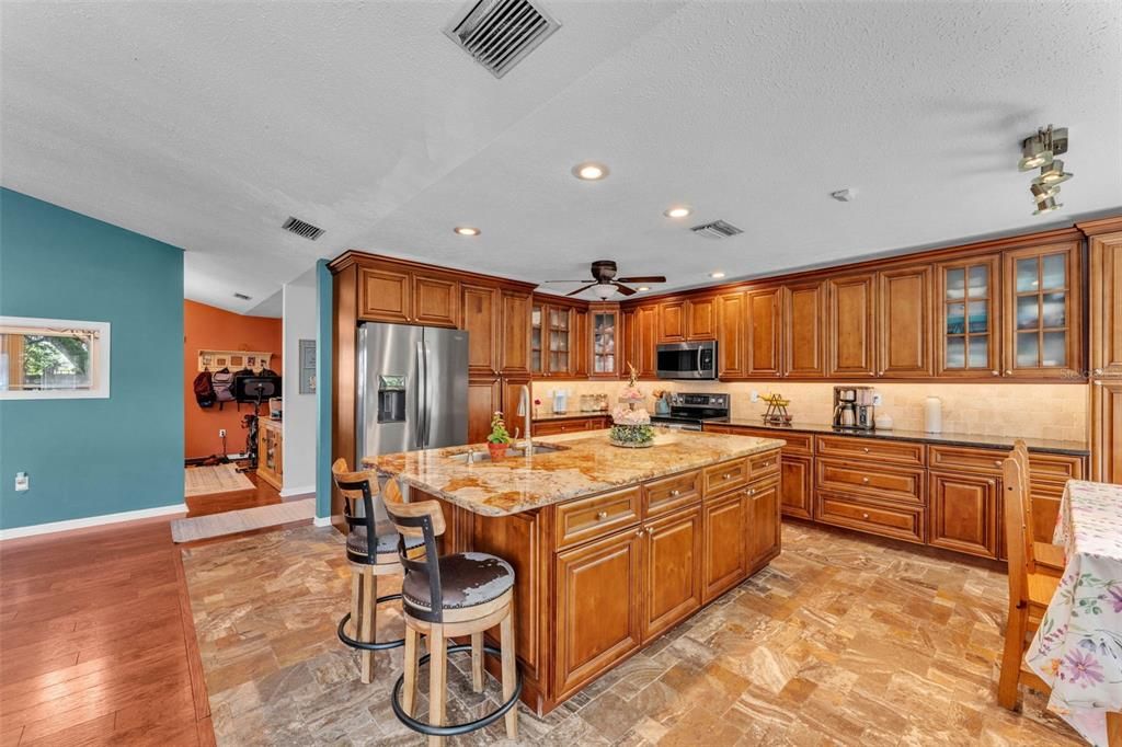 For Sale: $534,900 (3 beds, 2 baths, 2126 Square Feet)