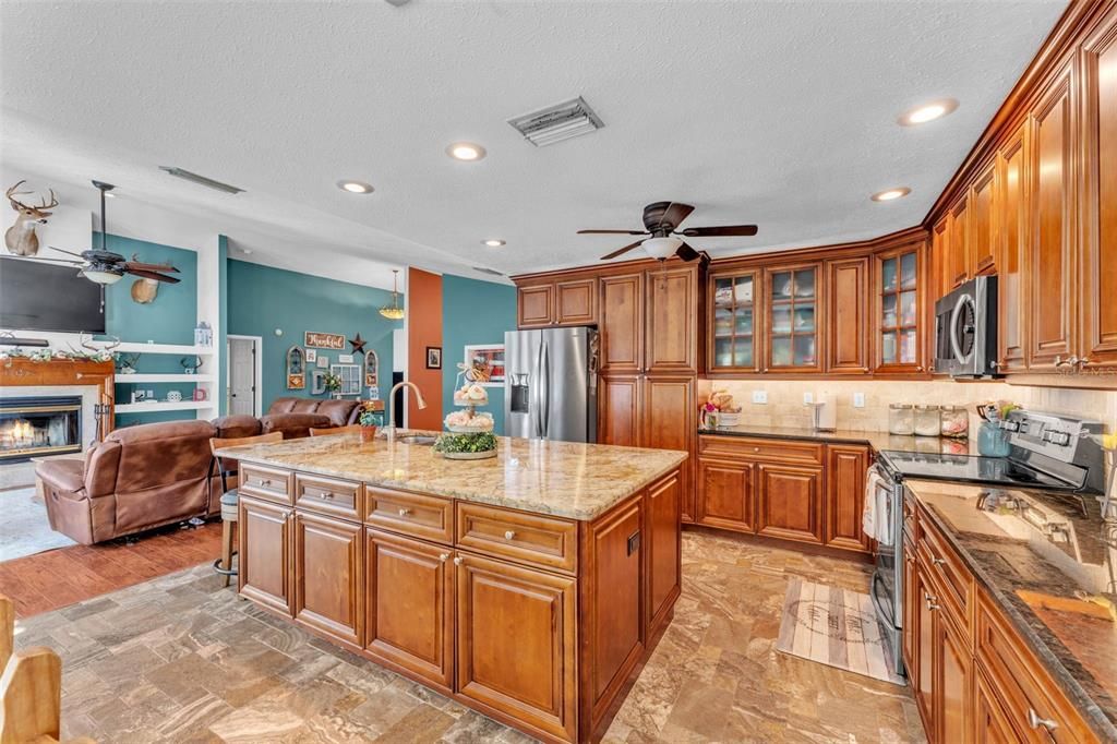 For Sale: $534,900 (3 beds, 2 baths, 2126 Square Feet)