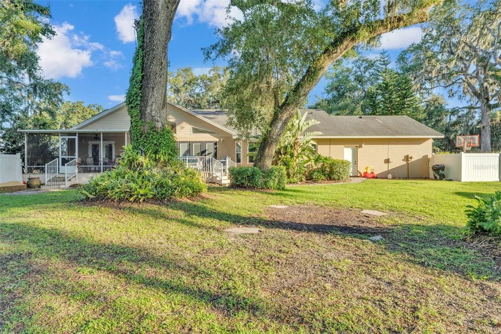 For Sale: $534,900 (3 beds, 2 baths, 2126 Square Feet)