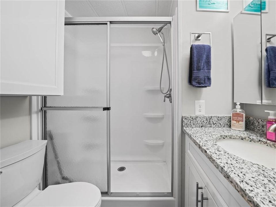 待售: $159,900 (1 贝兹, 1 浴室, 954 平方英尺)