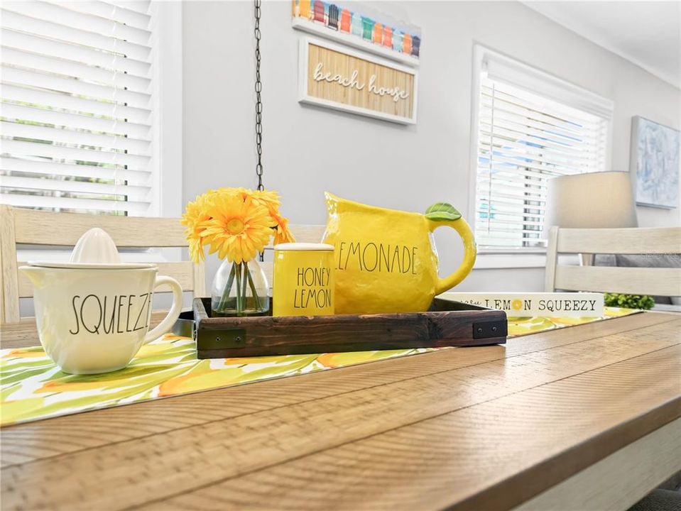 待售: $159,900 (1 贝兹, 1 浴室, 954 平方英尺)