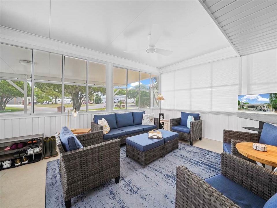 待售: $159,900 (1 贝兹, 1 浴室, 954 平方英尺)