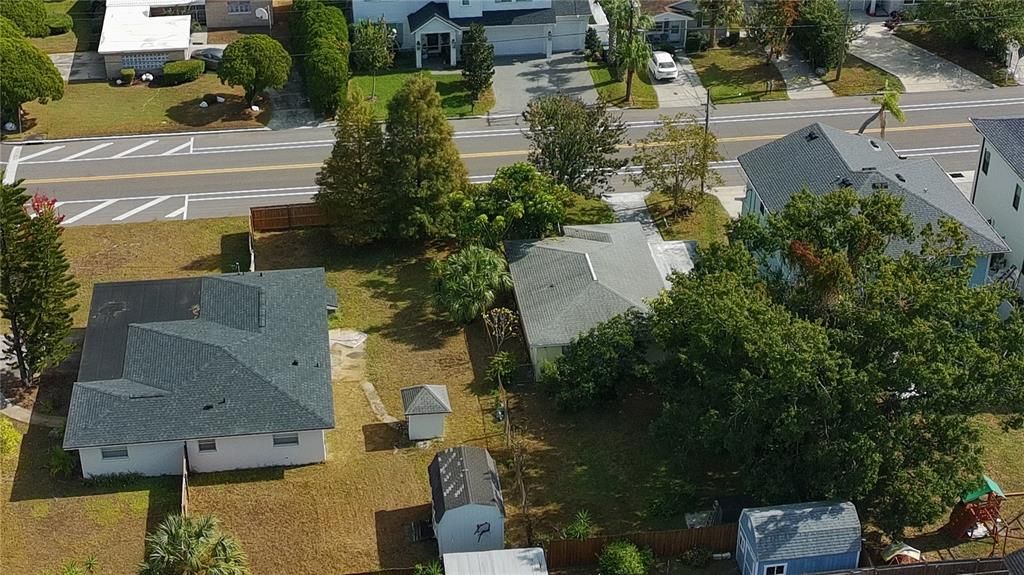 Active With Contract: $350,000 (2 beds, 1 baths, 936 Square Feet)