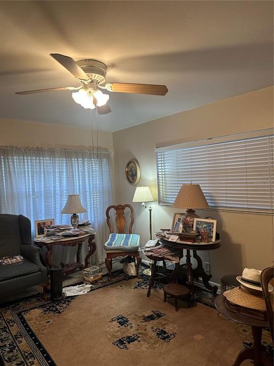 Active With Contract: $350,000 (2 beds, 1 baths, 936 Square Feet)