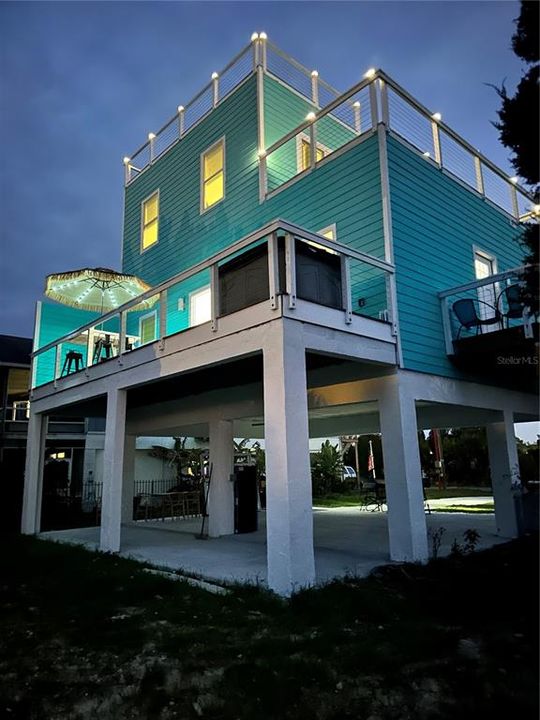 For Sale: $475,000 (2 beds, 2 baths, 1296 Square Feet)