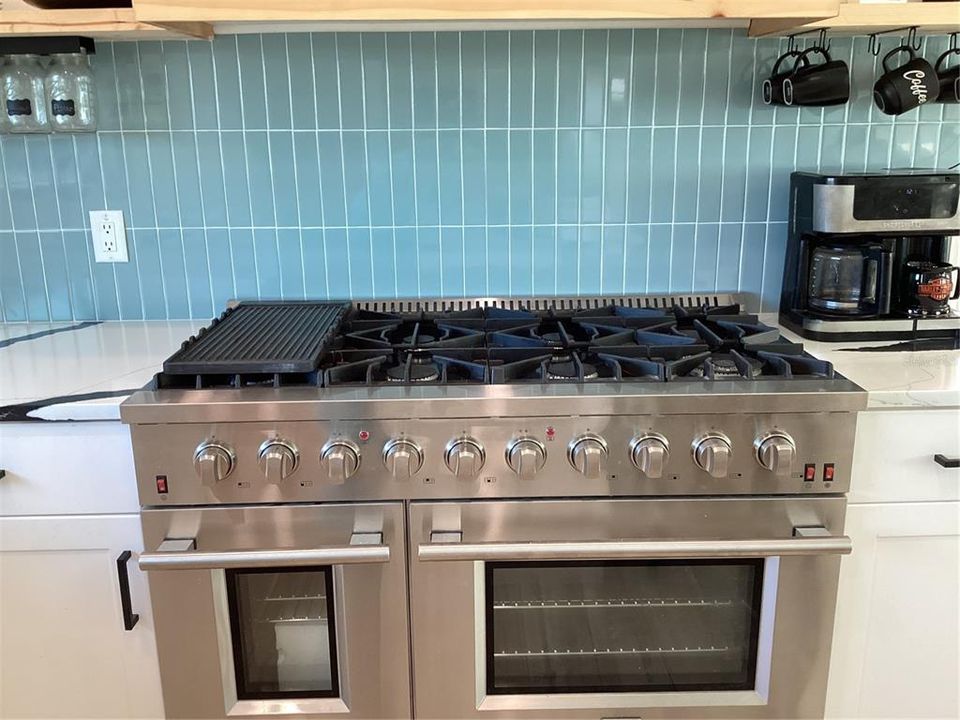 For Sale: $475,000 (2 beds, 2 baths, 1296 Square Feet)