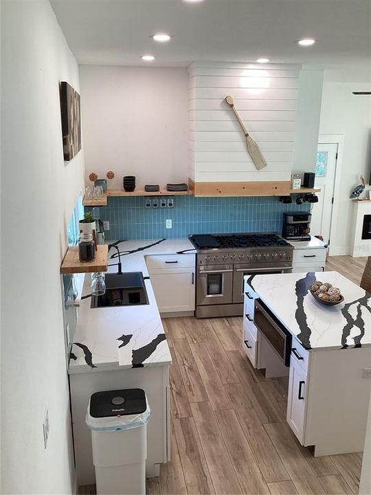 For Sale: $475,000 (2 beds, 2 baths, 1296 Square Feet)