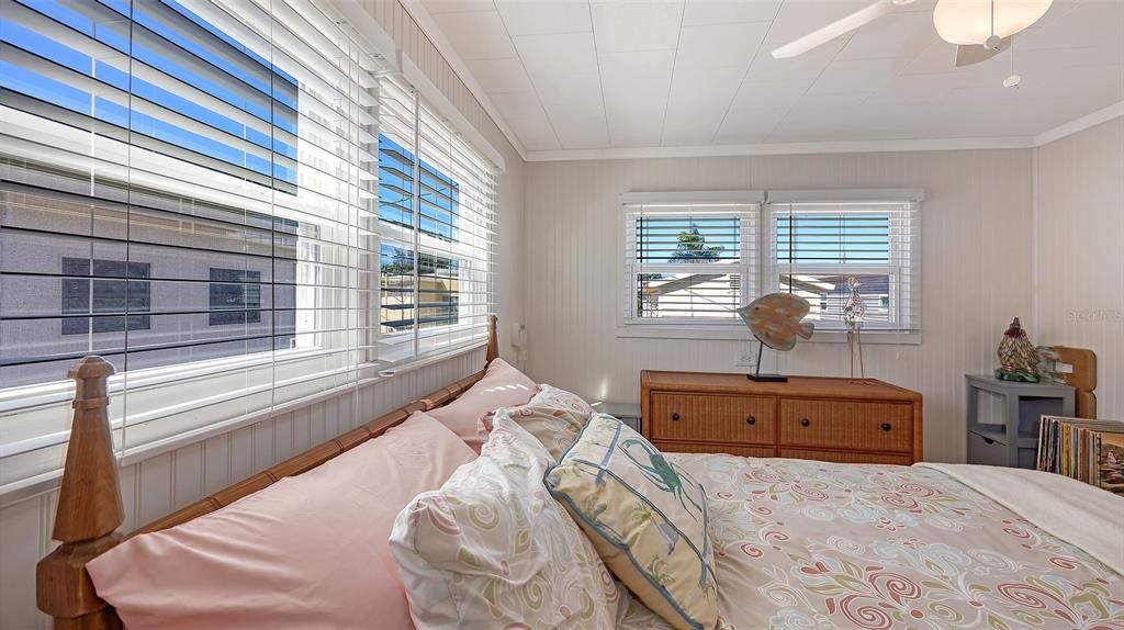 待售: $219,000 (2 贝兹, 1 浴室, 800 平方英尺)