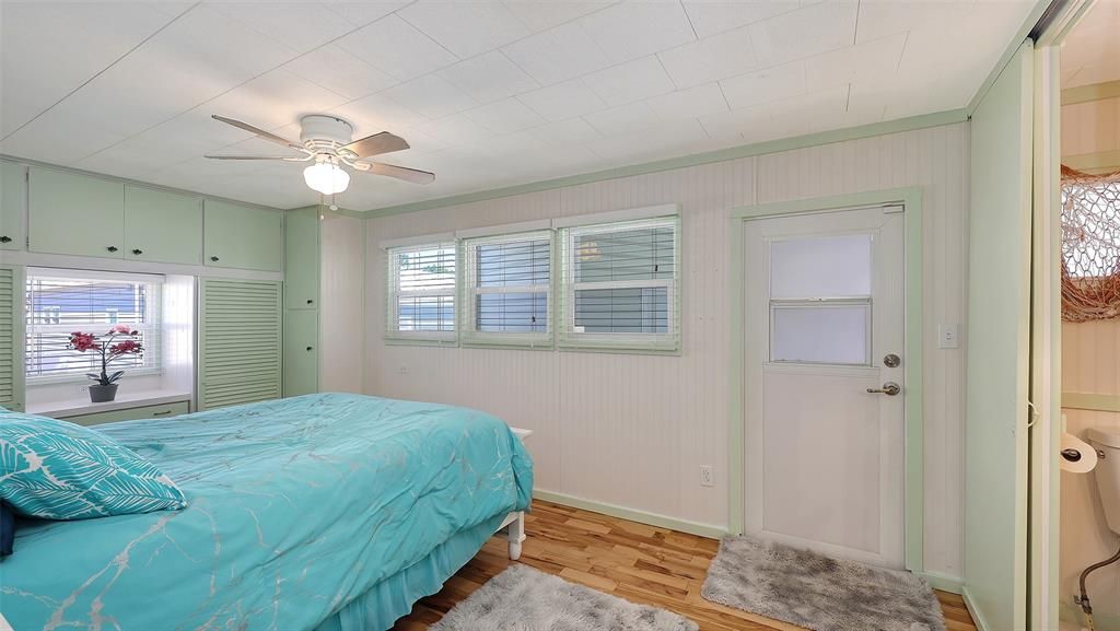 待售: $219,000 (2 贝兹, 1 浴室, 800 平方英尺)